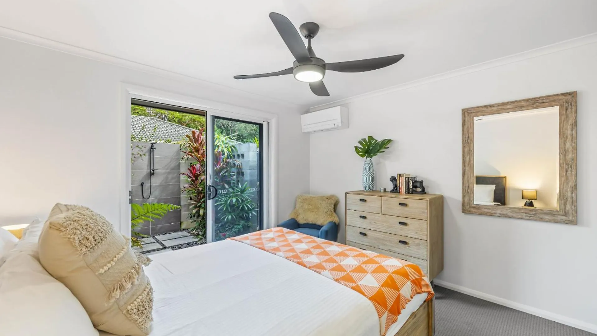 Trendy 2-Bed Home With Outdoor Entertainment Yaroomba Holiday home