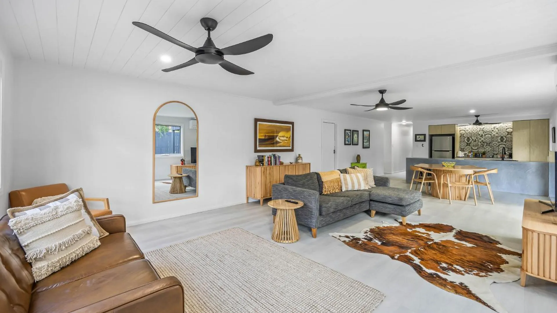 Trendy 2-Bed Home With Outdoor Entertainment Yaroomba Australia