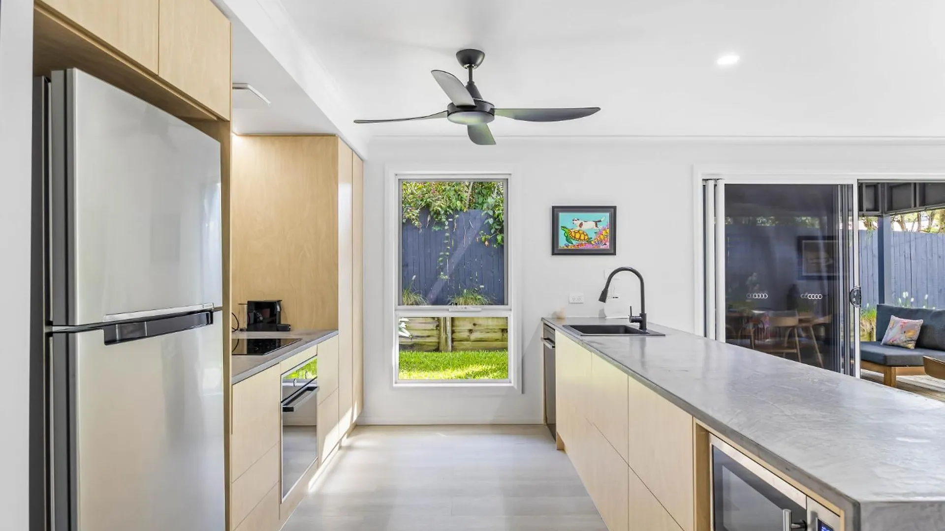 Trendy 2-Bed Home With Outdoor Entertainment Yaroomba