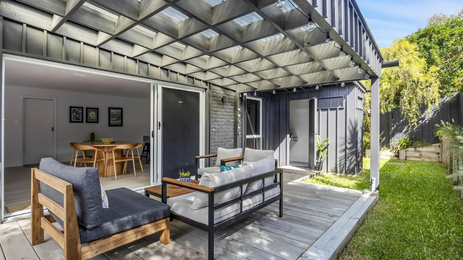 Trendy 2-Bed Home With Outdoor Entertainment Yaroomba