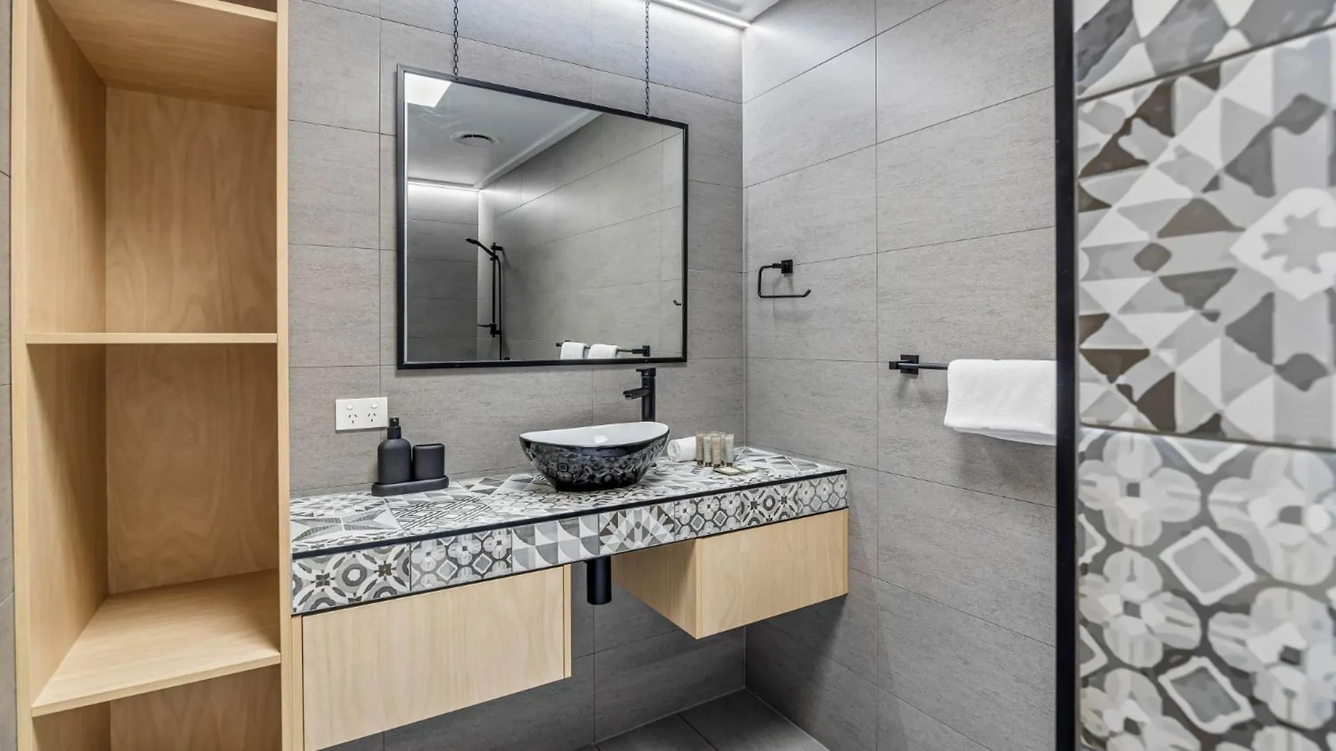 Trendy 2-Bed Home With Outdoor Entertainment Yaroomba