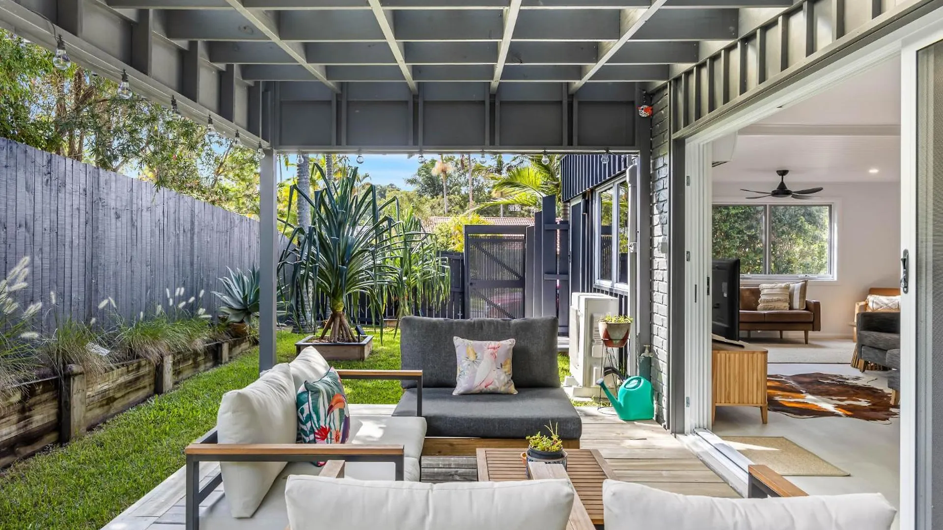 Trendy 2-Bed Home With Outdoor Entertainment Yaroomba 0*,  Austrálie